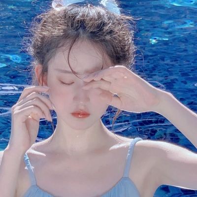 违停被贴不干胶 车主称方式太粗暴